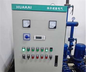 安裝，調試中的換熱機組電器柜